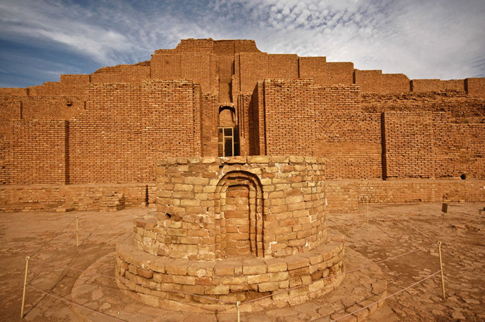 Ziggurat w Choga Zanbil, Iran