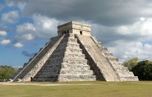 El Castillo, Świątynia Kukulkana w Chichen Itza na Jukatanie, autor Fcb981